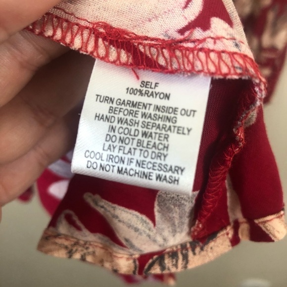 Akira Chicago Red Tan Floral Print Tunic Top Flowy Size Small - Picture 11 of 11